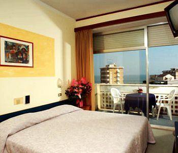 Hotel Due Pavoni Pesaro Esterno foto